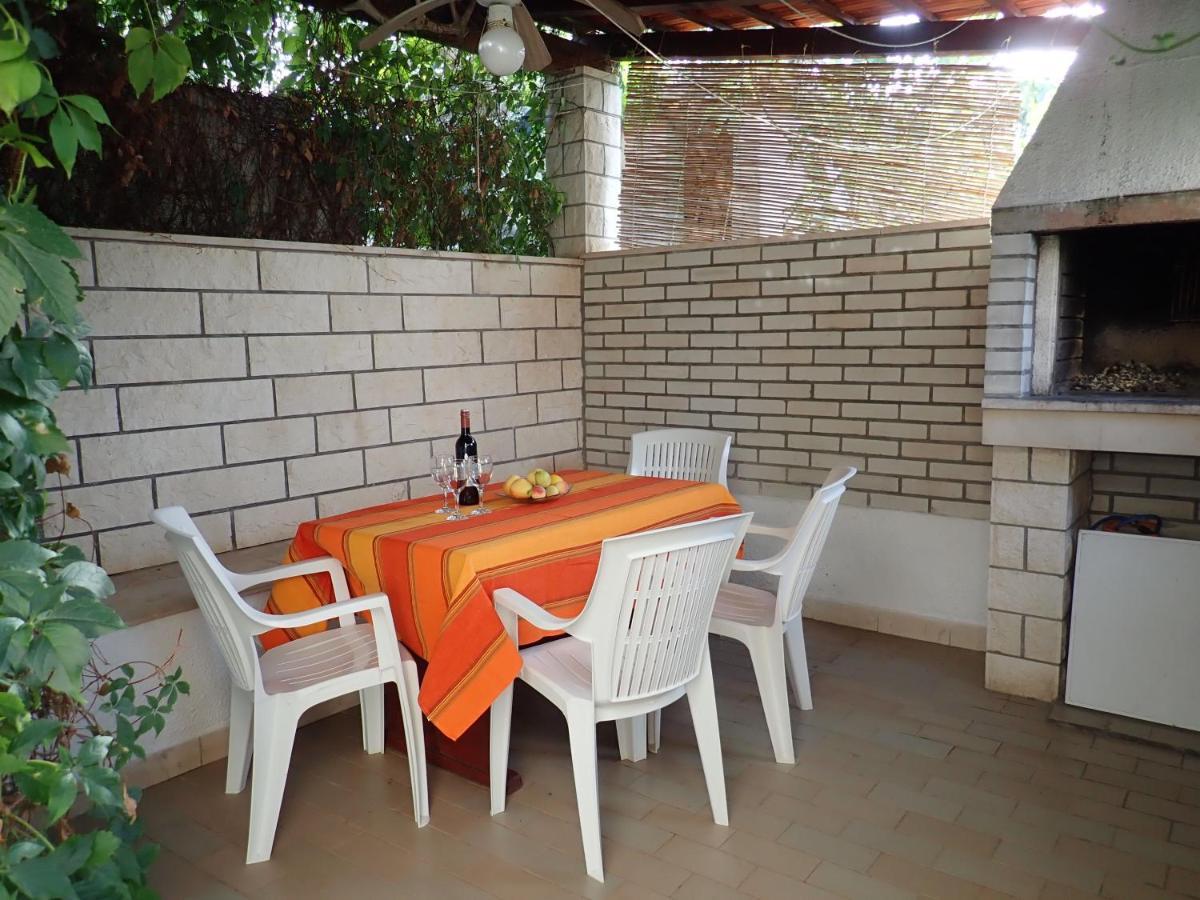 Katja Beach Apartment Racisce Exterior photo
